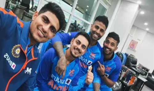 टीम इंडिया के इस धुरंधर बल्लेबाज को हुआ डेंगू, ऑस्ट्रेलिया के खिलाफ वर्ल्ड कप का पहला मैच खेलने पर संदेह! टीम इंडिया के इस धुरंधर बल्लेबाज को हुआ डेंगू, ऑस्ट्रेलिया के खिलाफ वर्ल्ड कप का पहला मैच खेलने पर संदेह!