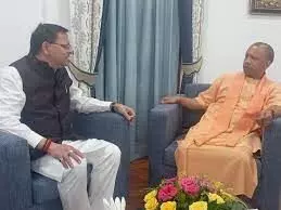 CM Dhami welcomed CM Yogi Adityanath who reached Uttarakhand, will visit Kedarnath