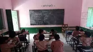 Basic Education Officer became strict when students did not come to school, stopped salary of 400 teachers