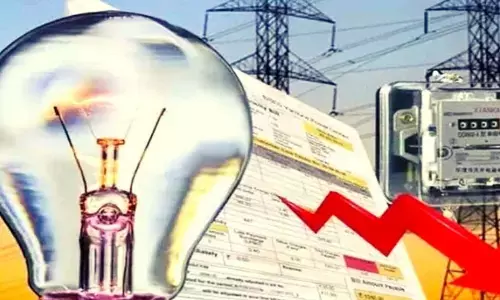 यूपी में सप्ताह तक बना रहेगा बिजली संकट, अलग-अलग कारणों से विद्युत इकाइयां हुई ठप यूपी में सप्ताह तक बना रहेगा बिजली संकट, अलग-अलग कारणों से विद्युत इकाइयां हुई ठप