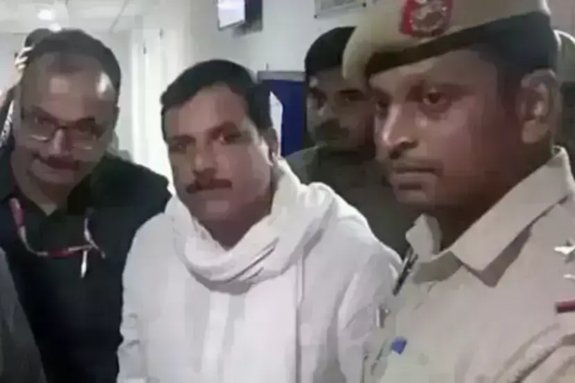 संजय सिंह की बढ़ी रिमांड, कोर्ट ने पत्रकारों से बातचीत पर लगाईं रोक संजय सिंह की बढ़ी रिमांड, कोर्ट ने पत्रकारों से बातचीत पर लगाईं रोक