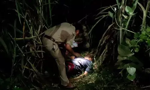 शामली में अज्ञात बदमाशों ने गोली मारकर व्यक्ति को मौत के घाट उतारा शामली में अज्ञात बदमाशों ने गोली मारकर व्यक्ति को मौत के घाट उतारा