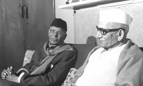 जब प्रधानमंत्री मुरार जी देसाई को जयप्रकाश जी से मिलने आना पड़ा था पटना आना जब प्रधानमंत्री मुरार जी देसाई को जयप्रकाश जी से मिलने आना पड़ा था पटना आना