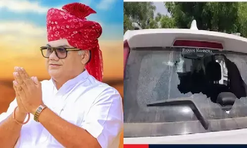 राजस्थान में चुनाव की तारीख बदली उधर भाजपा में दिख रहा नेतृत्व के खिलाफ विरोध, देव जी पटेल बचे बाल बाल, जान बचाने को लेकर दौड़ाई कार