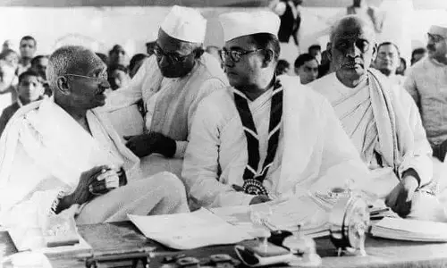 ब्रिटिश साम्राज्य के प्रति हमदर्दी रखने वाले हिंदूवादी संगठनों के नेताओं से कांग्रेस, नेहरू और गांधी को ब्रिटिश साम्राज्य के प्रति मन में सहानुभूति थी ब्रिटिश साम्राज्य के प्रति हमदर्दी रखने वाले हिंदूवादी संगठनों के नेताओं से कांग्रेस, नेहरू और गांधी को ब्रिटिश साम्राज्य के प्रति मन में सहानुभूति थी
