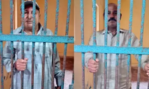 गोरखपुर में गांजा तस्करी करते दारोगा साथी संग हुए गिरफ्तार, नेपाल से मंगवाई थी खेप!