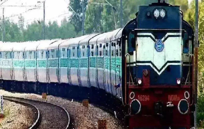 छठ-दिवाली पर Bihar-UP वालों को मिलेगा कन्फर्म टिकट, रेलवे ने जारी की स्पेशल ट्रेन की लंबी लिस्ट