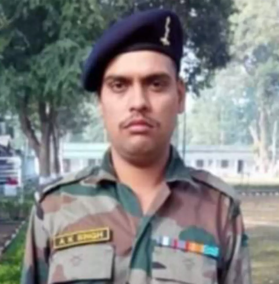 दिल्ली में ट्रेन से कटकर सेना के जवान की मौत दिल्ली में ट्रेन से कटकर सेना के जवान की मौत