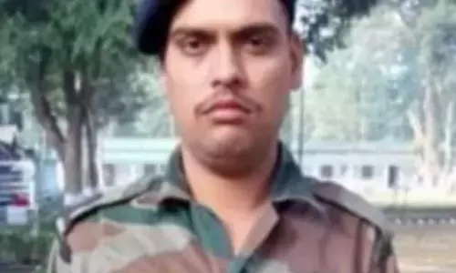 दिल्ली में ट्रेन से कटकर सेना के जवान की मौत