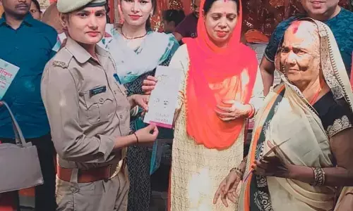 कुशीनगर: एसपी ने शुरू किया शक्ति मिशन और शक्ति दीदी अभियान कुशीनगर: एसपी ने शुरू किया शक्ति मिशन और शक्ति दीदी अभियान