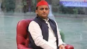 Akhilesh Yadav will go to Deoria today and meet the victims families.