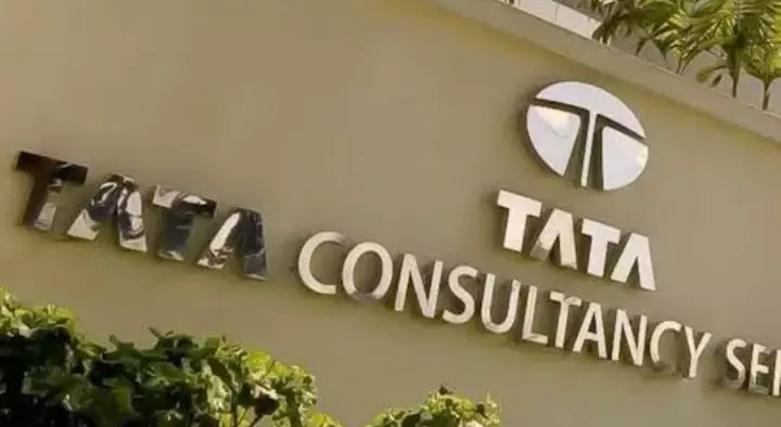 Job: TCS करेगी 40000 फ्रेशर्स की भर्ती, छंटनी के बीच आई अच्छी खबर