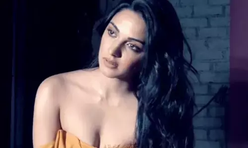 Kiara Advani के बेहद बोल्ड लुक ने बढ़ाया इंटरनेट का पारा! एक्ट्रेस ने हॉट वीडियो शेयर कर मचाया तहलका! Kiara Advani के बेहद बोल्ड लुक ने बढ़ाया इंटरनेट का पारा! एक्ट्रेस ने हॉट वीडियो शेयर कर मचाया तहलका!