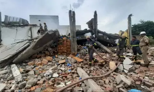 मेरठ में एक फैक्ट्री में जोरदार धमाका, 4 की मौत, 10 घायल, मंजर देखकर कांप उठे लोग! मेरठ में एक फैक्ट्री में जोरदार धमाका, 4 की मौत, 10 घायल, मंजर देखकर कांप उठे लोग!