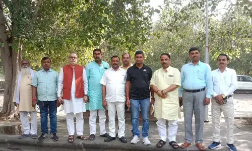 लखनऊ में भरेंगे कल शिक्षा मित्र हुंकार, करो मरो की बात कहकर घर से निकल रहे है लखनऊ में भरेंगे कल शिक्षा मित्र हुंकार, करो मरो की बात कहकर घर से निकल रहे है