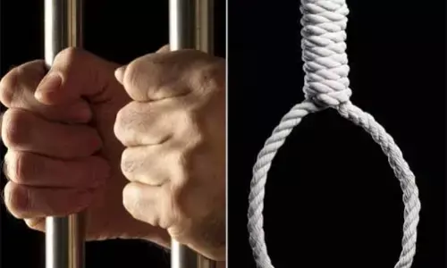 प्रेम-प्रसंग में चचेरे भाई-बहन ने फांसी लगाकर की आत्महत्या प्रेम-प्रसंग में चचेरे भाई-बहन ने फांसी लगाकर की आत्महत्या