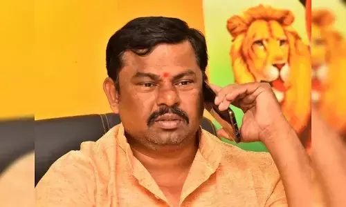 अल्पसंख्यक विरोधी बयानों को लेकर सुर्खियों में बने रहने वाले टी राजा सिंह को बीजेपी गोशमहल सीट से लड़ाएगी चुनाव अल्पसंख्यक विरोधी बयानों को लेकर सुर्खियों में बने रहने वाले टी राजा सिंह को बीजेपी गोशमहल सीट से लड़ाएगी चुनाव