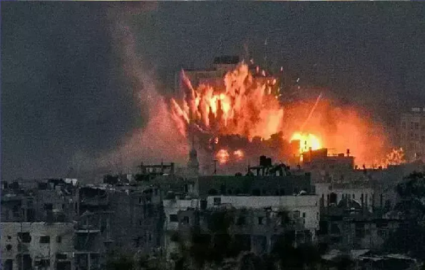 इजरायल-हमास की लड़ाई ले रहा तीसरे विश्व युद्ध का रूप, चीन रच रहा एक अनोखी साजिश इजरायल-हमास की लड़ाई ले रहा तीसरे विश्व युद्ध का रूप, चीन रच रहा एक अनोखी साजिश