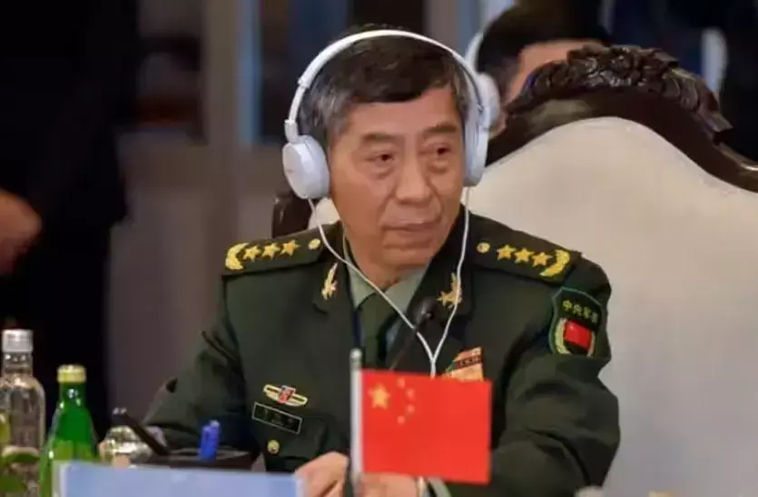 चीन के रक्षामंत्री को उनके पद से किया गया बर्खास्त, कई महीनों से चल रहे है गायब