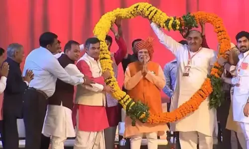 Dussehra Live: द्वारका के रामलीला ग्राउंड पहुंचे पीएम मोदी, कुछ ही देर में करेंगे रावण दहन Dussehra Live: द्वारका के रामलीला ग्राउंड पहुंचे पीएम मोदी, कुछ ही देर में करेंगे रावण दहन