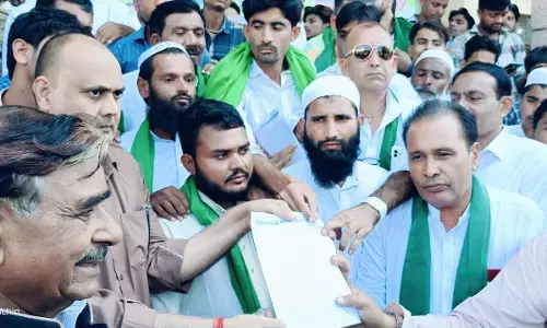 शामली तहसील में किसान मजदूर संगठन ने किया प्रदर्शन,7सूत्रीय मांगों को लेकर दिया ज्ञापन