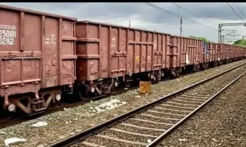 अब नए ट्रैक पर चलेंगी मालगाड़ियां, ईंधन की होगी बचत और समय से पहुंच सकेंगी गंतव्य पर अब नए ट्रैक पर चलेंगी मालगाड़ियां, ईंधन की होगी बचत और समय से पहुंच सकेंगी गंतव्य पर