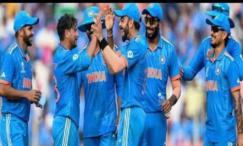 World Cup2023: इंग्लैंड को 100 रनों से हराकर भारत पहुंचा सेमीफाइनल में, भारत की लगातार 6वीं जीत World Cup2023: इंग्लैंड को 100 रनों से हराकर भारत पहुंचा सेमीफाइनल में, भारत की लगातार 6वीं जीत