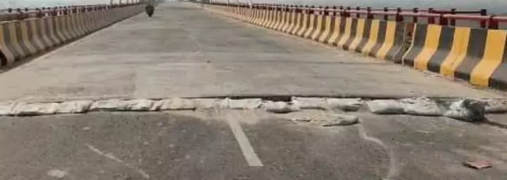 UP News: CM योगी आदित्यनाथ ने जिस पुल का किया उद्घाटन, कुछ देर बाद उसमें आ गई दरार