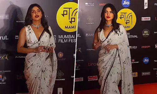 Priyanka Chopra Sexy Video: प्रियंका चोपड़ा ने सेक्सी अवतार में बिखेरा जलाव, किलर पोज धड़काया यूजर्स का दिल Priyanka Chopra Sexy Video: प्रियंका चोपड़ा ने सेक्सी अवतार में बिखेरा जलाव, किलर पोज धड़काया यूजर्स का दिल