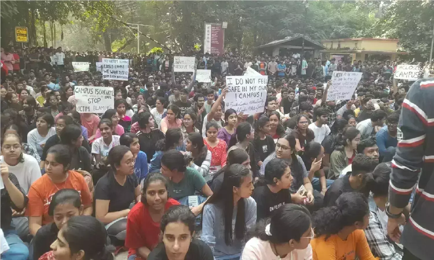 Major action by Varanasi Commissionerate Police in case of molestation of student in IIT-BHU campus Major action by Varanasi Commissionerate Police in case of molestation of student in IIT-BHU campus