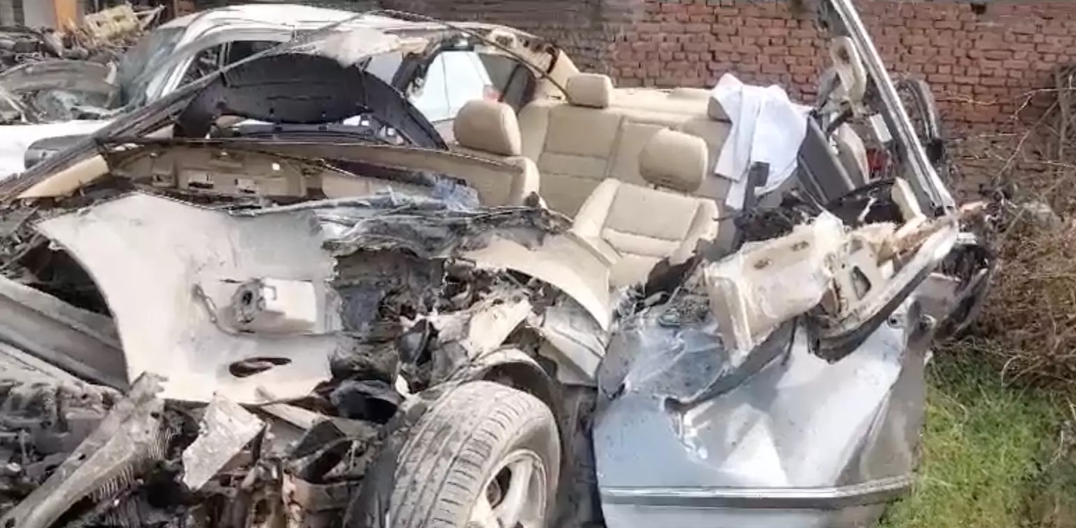मुजरफ्फरनगर में हाईवे पर कार की ट्रैक्टर-ट्रॉली की भीषण टक्कर, हादसे में मेडिकल छात्र की मौत