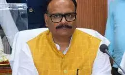 Kanpur government doctor operated on a woman while drunk. Deputy CM took this decision