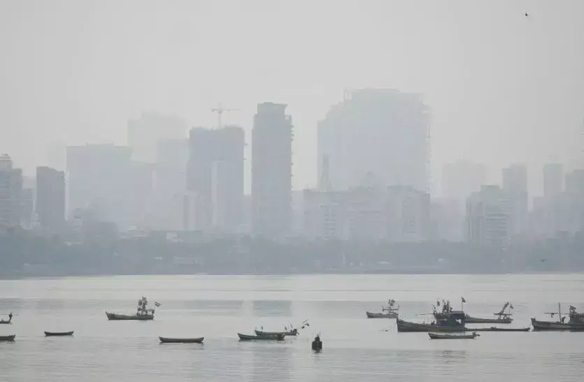 मुंबई की हवा जहरीली, खुले में सांस लेना 1,000 सिगरेट पीने के हुआ बराबर