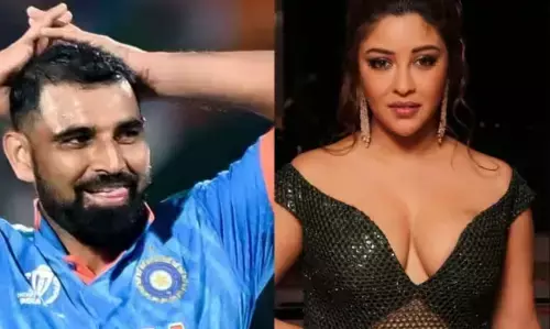 साउथ की इस एक्ट्रेस का आया मोहम्मद शमी पर दिल, तैयार हैं दूसरी पत्नी बनने को भी, लेकिन क्रिकेटर को माननी होगी ये शर्त साउथ की इस एक्ट्रेस का आया मोहम्मद शमी पर दिल, तैयार हैं दूसरी पत्नी बनने को भी, लेकिन क्रिकेटर को माननी होगी ये शर्त