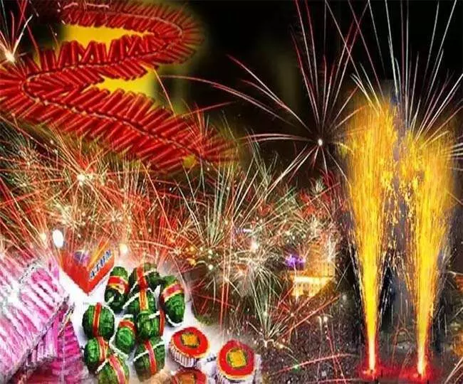 What are the guidelines regarding firecrackers in UP? Know everything here