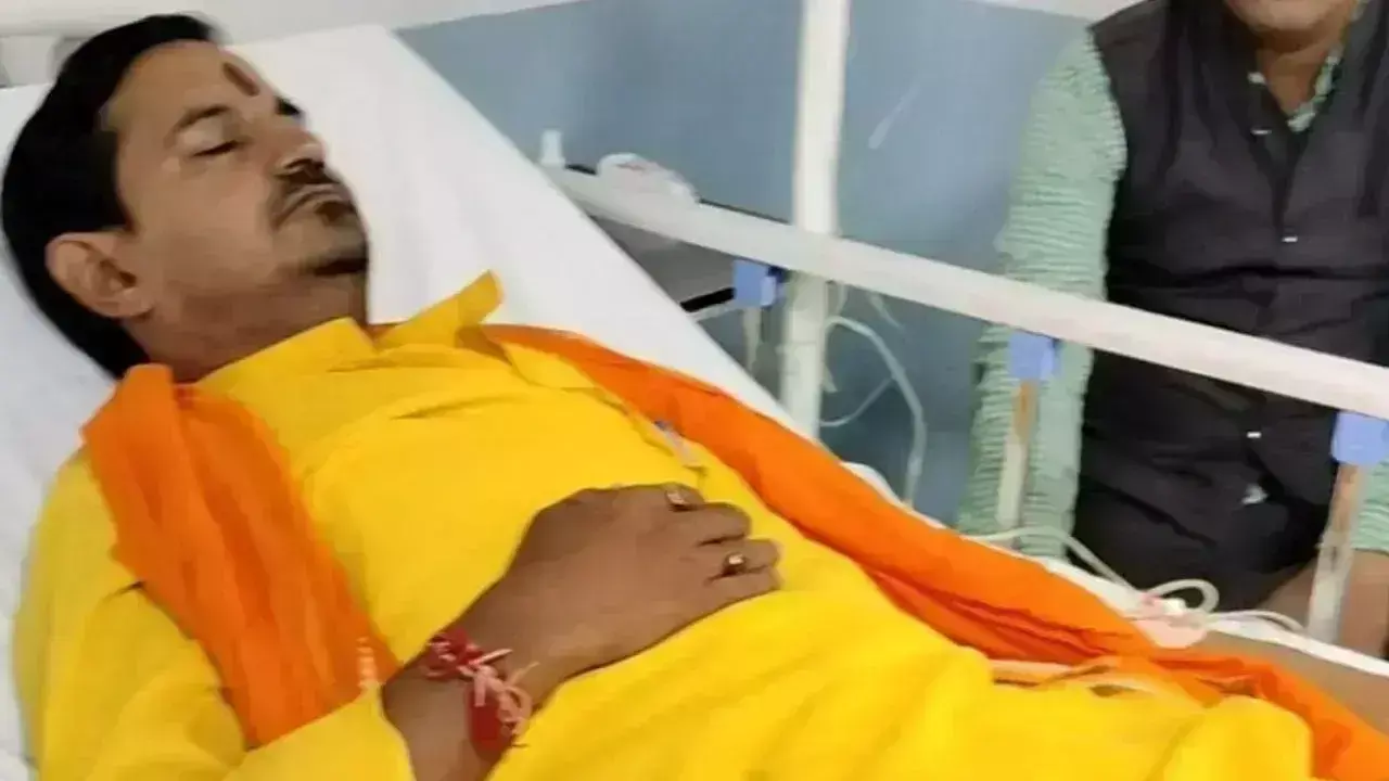 Health of Dinesh Sharmi, who gave up food to demand removal of Idgah from Krishna birthplace, deteriorated Health of Dinesh Sharmi, who gave up food to demand removal of Idgah from Krishna birthplace, deteriorated