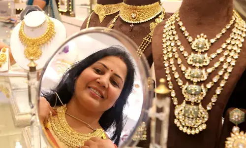 धनतेरस पर जमकर बरसा धन: 27 हजार करोड़ रु. करोड़ का बिका सोना-चांदी, खुदरा बाजारों में 50,000 करोड़ रुपये का हुआ कारोबार! धनतेरस पर जमकर बरसा धन: 27 हजार करोड़ रु. करोड़ का बिका सोना-चांदी, खुदरा बाजारों में 50,000 करोड़ रुपये का हुआ कारोबार!