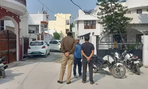 लखनऊ में पुलिस इंस्पेक्टर की गोली मारकर, डीसीपी ने 5 टीमें गठित कर घटना का जल्द खुलासा करने की बात कही लखनऊ में पुलिस इंस्पेक्टर की गोली मारकर, डीसीपी ने 5 टीमें गठित कर घटना का जल्द खुलासा करने की बात कही