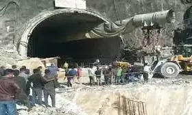 struggle to save 40 lives trapped in sunken tunnel in Uttarkashi intensifies, CM Dhami reached the incident site