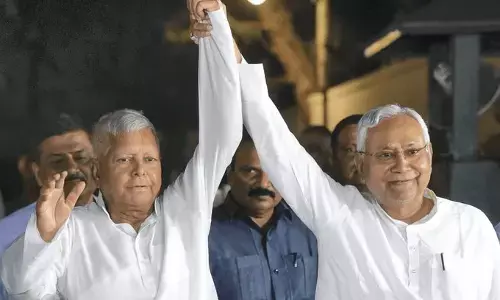 पिछड़े वर्ग की ये त्रासदी है, जीते जी अपने नेता को नेता नहीं समझता है गरियाता है, जानिए क्यों? पिछड़े वर्ग की ये त्रासदी है, जीते जी अपने नेता को नेता नहीं समझता है गरियाता है, जानिए क्यों?