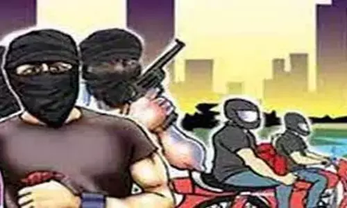 यूपी के बरेली में हाई सिक्योरिटी जोन में दिन दहाड़े साढ़े 8 लाख की लूट