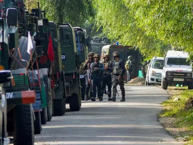 Jammu & Kashmir : उरी सेक्टर के पास घुसपैठ की बड़ी कोशिश नाकाम, सेना ने दो आतंकियों को किया ढेर