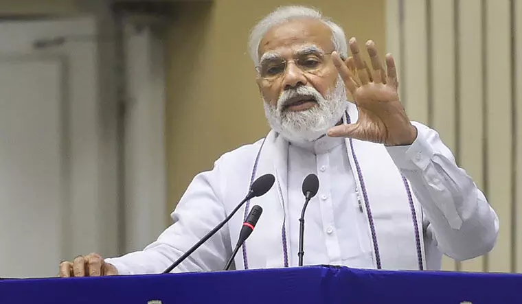 PM Modi called deepfake a big threat, know what is deepfake