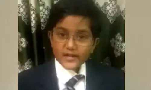 लखनऊ : एडिशनल एसपी के 10 साल के इकलौते बेटे को तेज रफ़्तार कार ने मारी टक्कर, अस्पताल में तोड़ा दम लखनऊ : एडिशनल एसपी के 10 साल के इकलौते बेटे को तेज रफ़्तार कार ने मारी टक्कर, अस्पताल में तोड़ा दम