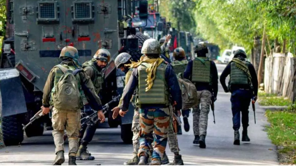जम्मू-कश्मीर से बड़ी खबर: राजौरी में सुरक्षाबलों की आतंकियों के साथ मुठभेड़, सेना के 2 कैप्टन समेत चार शहीद