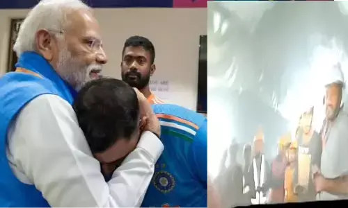 टनल में मजदूरों ने 200 घंटे से ज्यादा काटे, प्रधानमंत्री ने क्रिकेटरों को आश्वासन दिया .... पूरा देश तुम्हारे साथ टनल में मजदूरों ने 200 घंटे से ज्यादा काटे, प्रधानमंत्री ने क्रिकेटरों को आश्वासन दिया .... पूरा देश तुम्हारे साथ