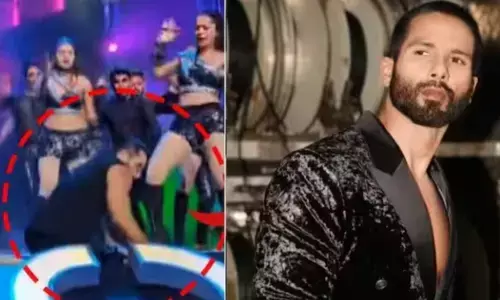 OMG..!! डांस करते-करते धड़ाम से गिरे अभिनेता शाहिद कपूर, वायरल हो रहा वीडियो OMG..!! डांस करते-करते धड़ाम से गिरे अभिनेता शाहिद कपूर, वायरल हो रहा वीडियो