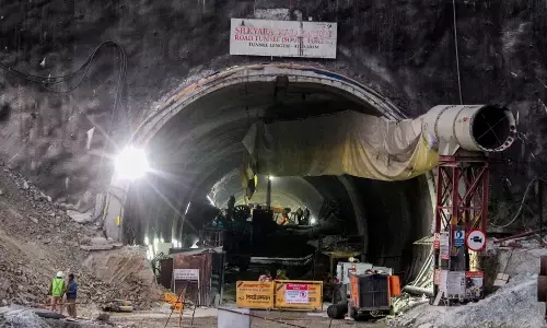 उत्तरकाशी टनल हादसाः रेस्क्यू का 11वां दिन, 32 मीटर तक पहुंची पाइप, सबसे बड़ा सवाल? कब होगा मजदूरों का रेस्क्यू उत्तरकाशी टनल हादसाः रेस्क्यू का 11वां दिन, 32 मीटर तक पहुंची पाइप, सबसे बड़ा सवाल? कब होगा मजदूरों का रेस्क्यू