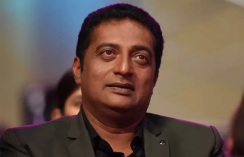 अभिनेता प्रकाश राज को ED का समन, 100 करोड़ के घोटाले से जुड़ा है मामला! अभिनेता प्रकाश राज को ED का समन, 100 करोड़ के घोटाले से जुड़ा है मामला!