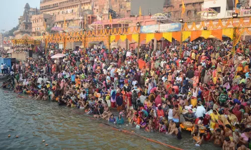 देवउठनी एकादशी आज! काशी में गंगा घाट पर उमड़े श्रद्धालु... देवउठनी एकादशी आज! काशी में गंगा घाट पर उमड़े श्रद्धालु...